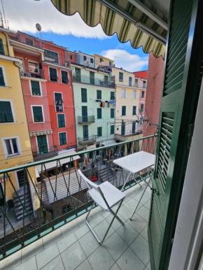Bella Vernazza with AC and Balcony